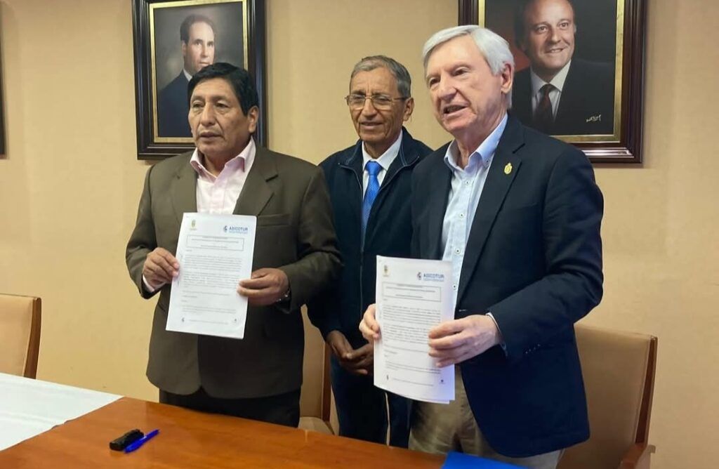 Asicotur acoge a una Delegación de Municipalidades del Perú en busca de cooperación y desarrollo