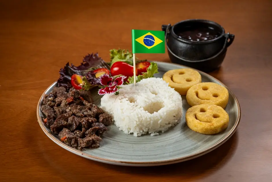 Bistrô Mini Mundo lanza menú temático inspirado en la Copa del Mundo