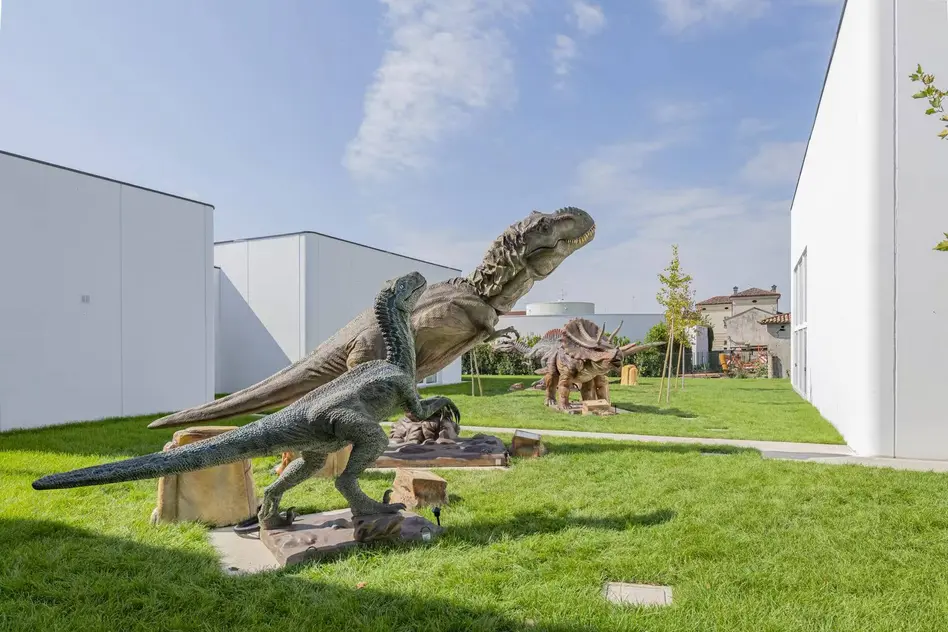 AI DinoTech completa escuela temática de dinosaurios en Italia