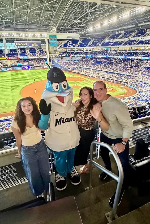 Arajet y MITUR cierran alianza turística con los Miami Marlins