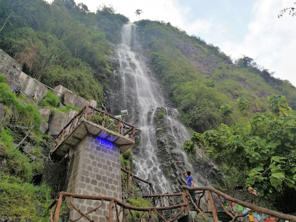 Cascada de la Virgen de Agua Santa
